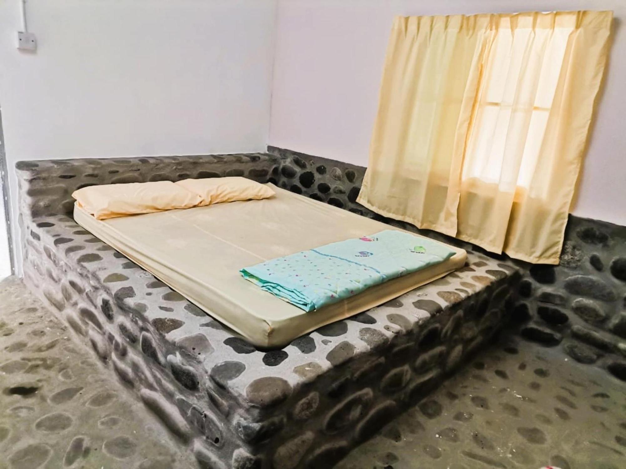 Oyo Home 90491 Flinstone Lodge Kota Kinabalu Bagian luar foto